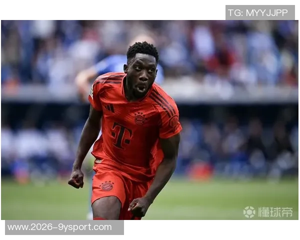 拜仁海报热身美因茨之战阿方索戴维斯独自亮相展现风采